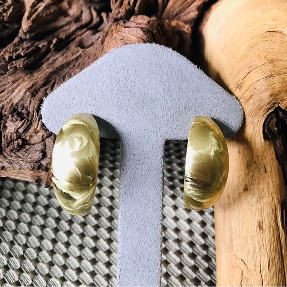 Vintage Costume Etched Gold Tone Geometric Drop Post 1.25” Earrings - Picture 3 of 10